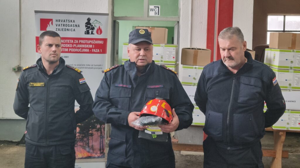 Dodjela opreme brdsko planinski vzŽ zadarske (2)